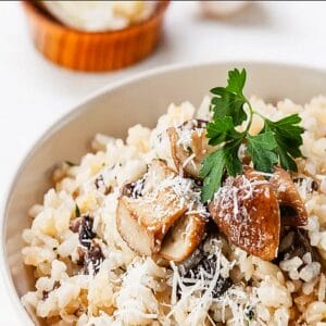 "Risotto alla Fungaiola riz carnaroli" or cauliflower risotto with mushrooms